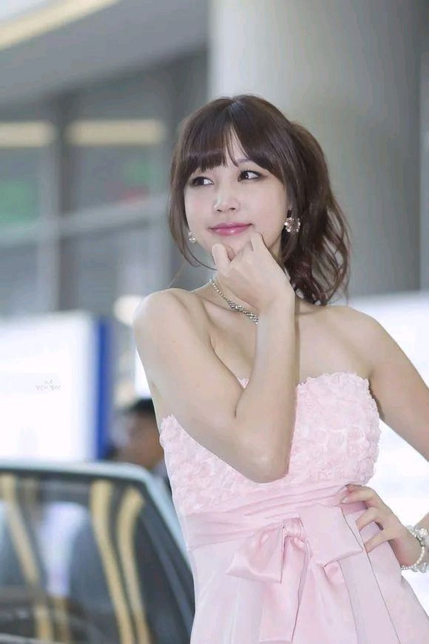 这南韩车模美女就是养眼