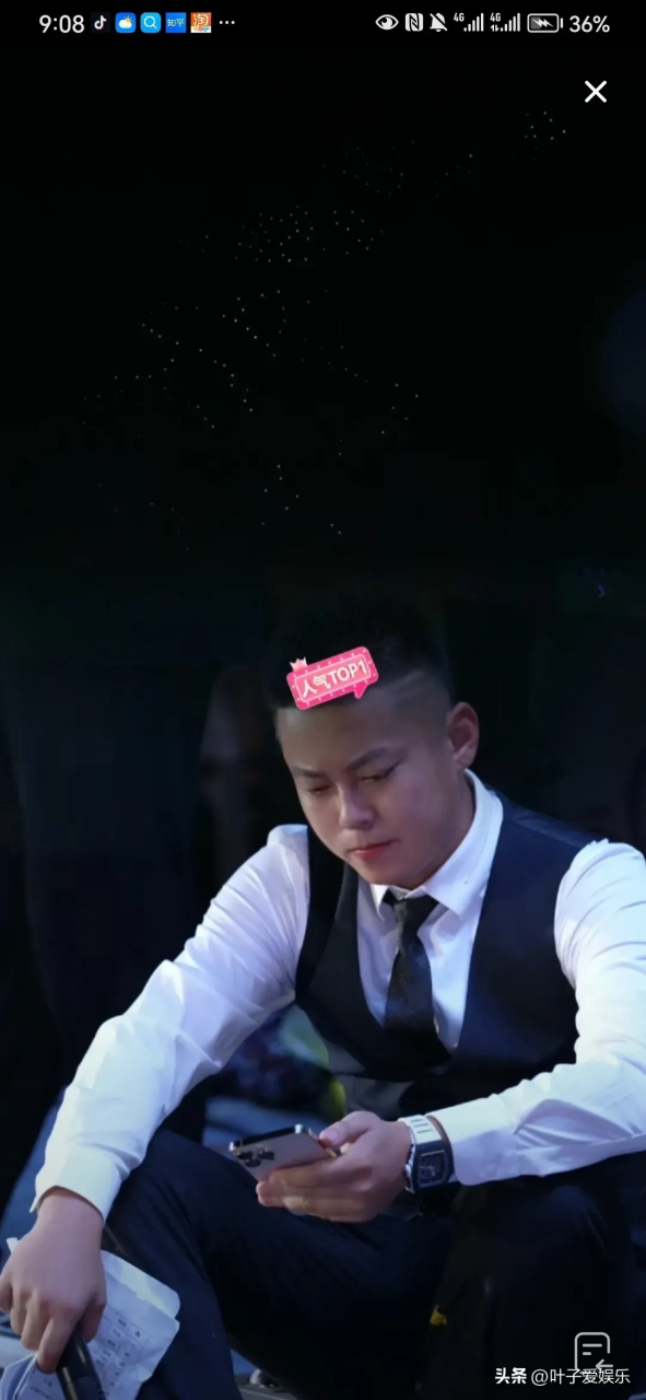 网红胜仔泪洒70万人直播间,8月13日是胜仔粉丝节,平常不苟言笑的他,说