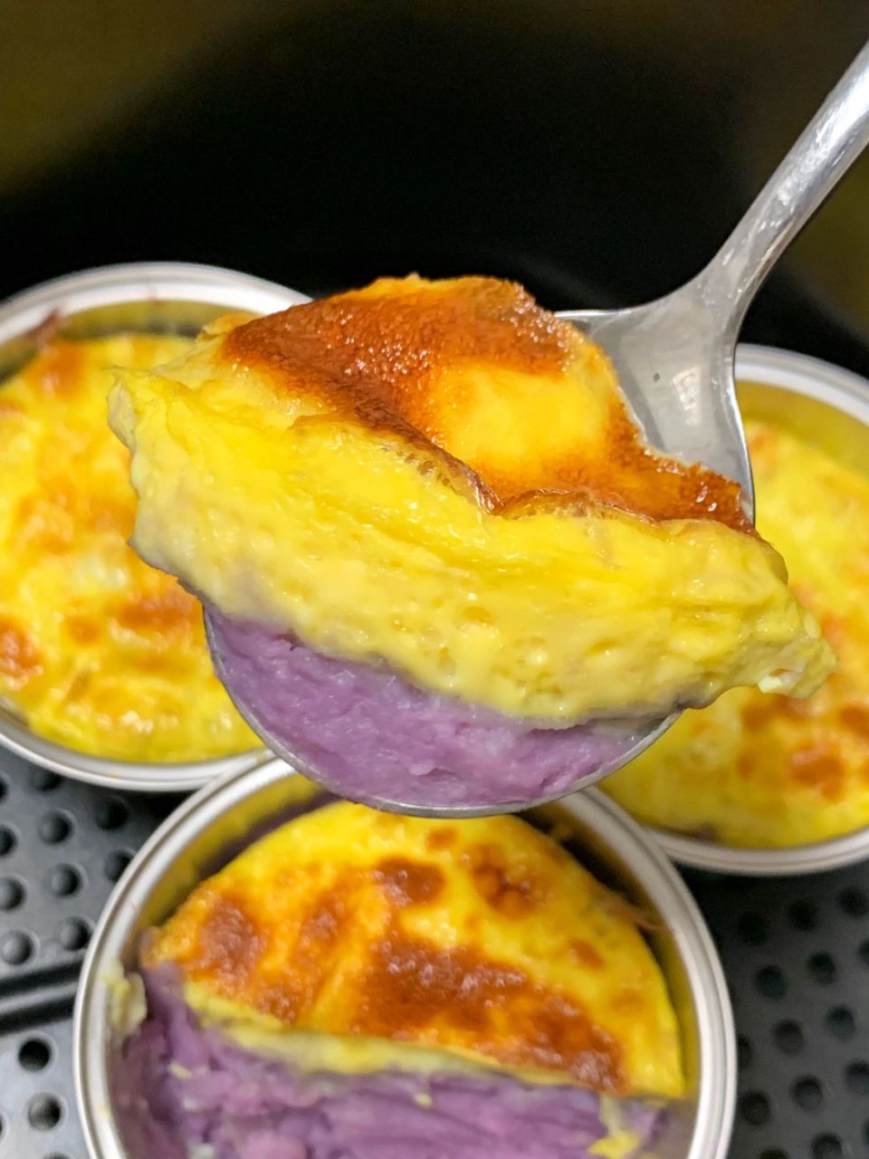 芋泥烤蛋奶口感细腻香甜,奶香味十足,太好吃了,做法非常简单,谁做