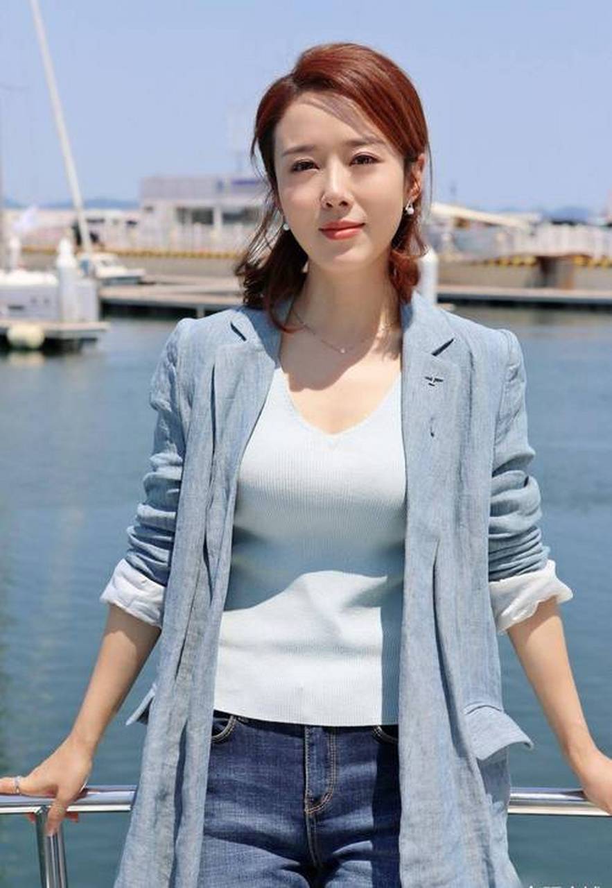 演员颜丹晨(一)