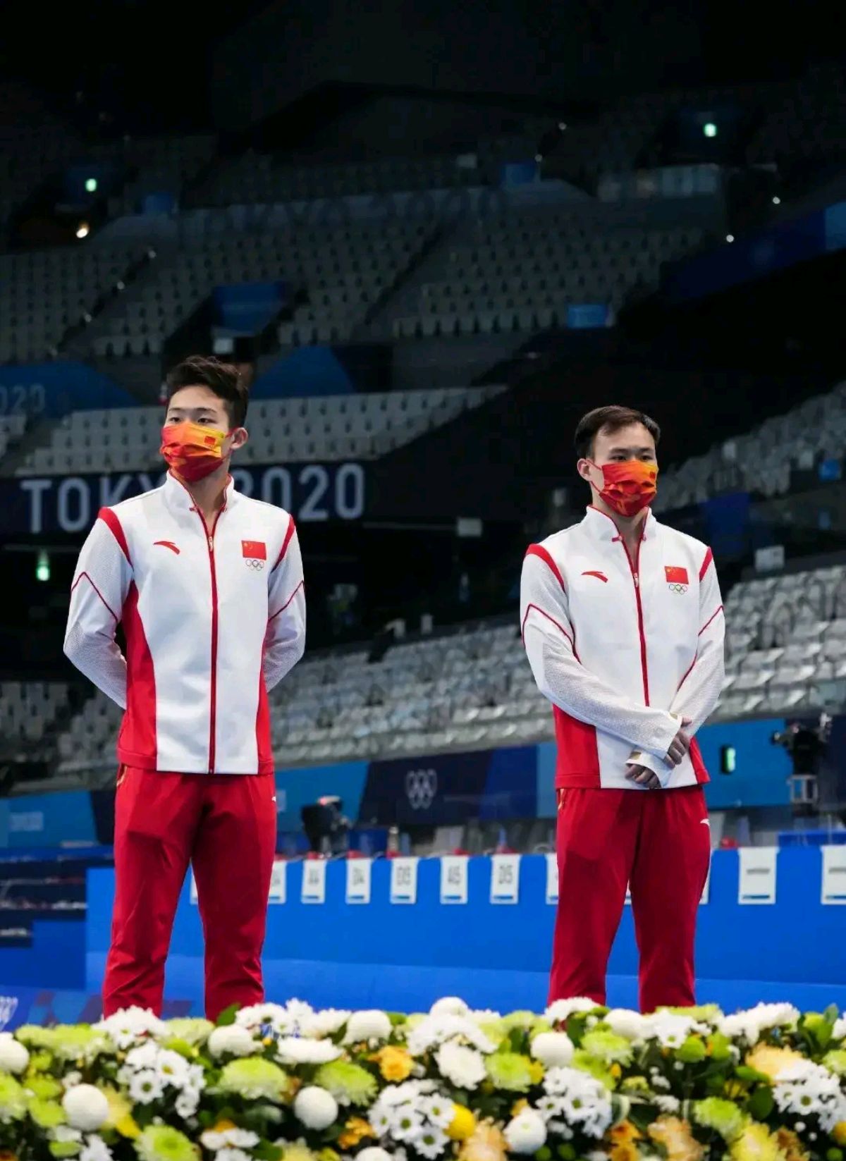 曹缘,杨健包揽男子十米跳台冠亚军后,跳水男队交出了3金3银答卷