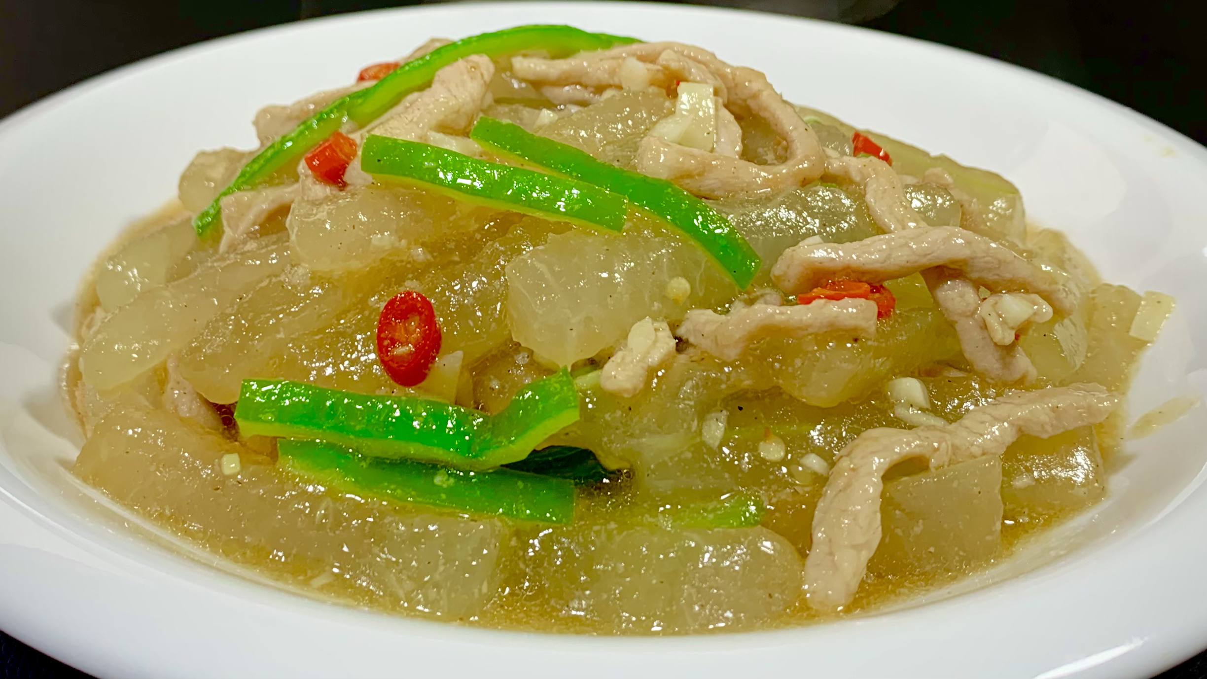 冬瓜炒肉丝这做法火了,我家一周吃5次,鲜嫩入味,连汤都不剩