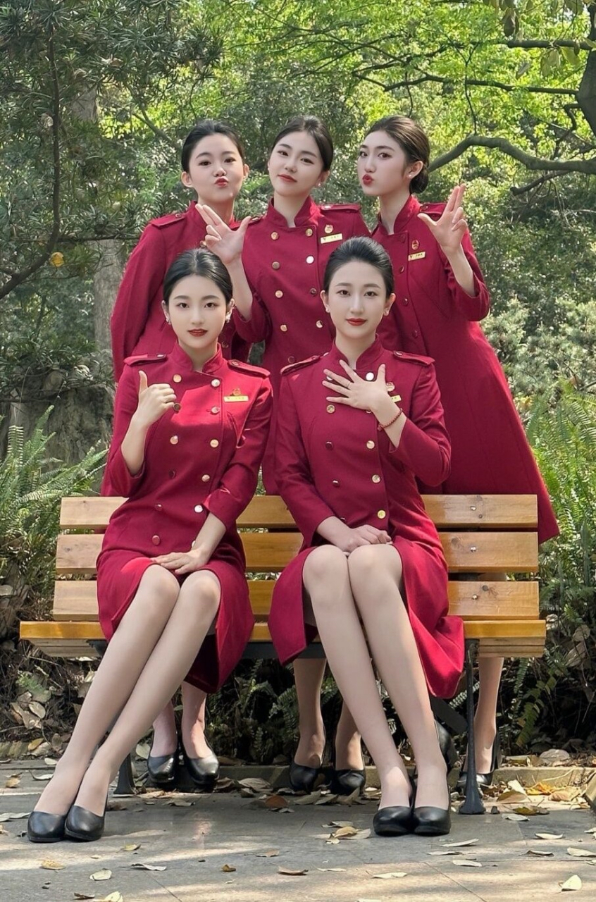 空姐毕业生～没想到一个宿舍五个女孩子颜值都这么高!