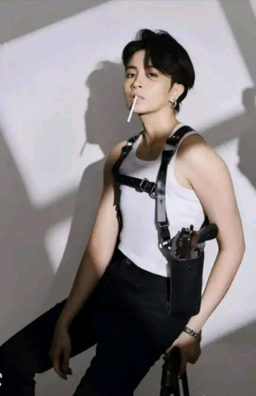 吃个越娱的瓜,浪姐4的一公舞台,越南歌手芝芙唱了《叮叮当当》,而