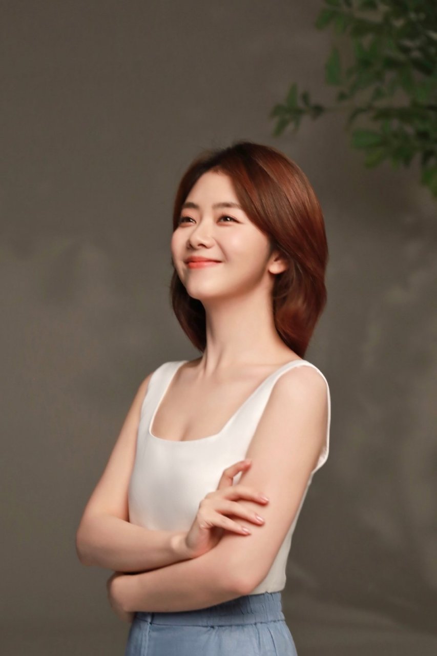 谭松韵高清壁纸头像(二十六)[期待]