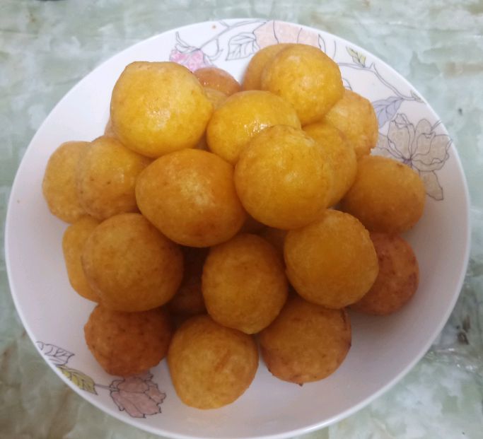 试试金黄酥软好看又好吃的南瓜丸子吧