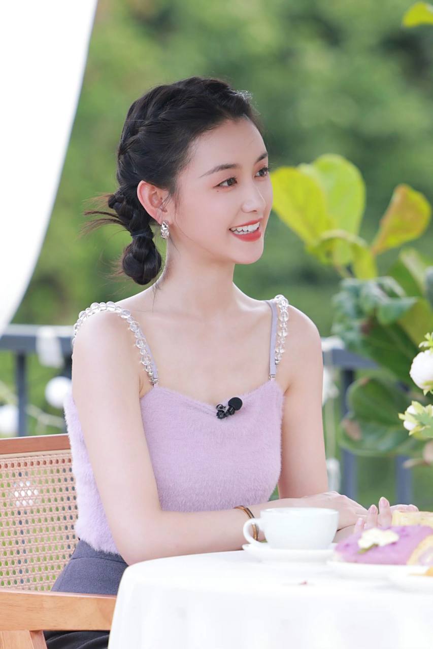 美女壁纸第297期—蒋依依#蒋依依# #明星# #娱乐最前沿