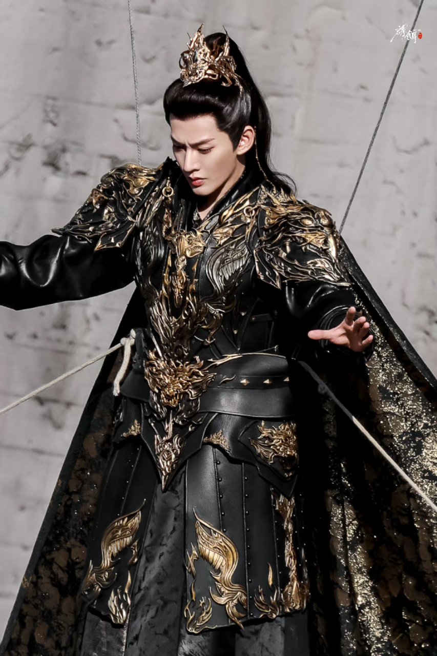 近日,邓为,曾舜晞,宋威龙各有新剧在拍,曝光的路透引起网络热议.