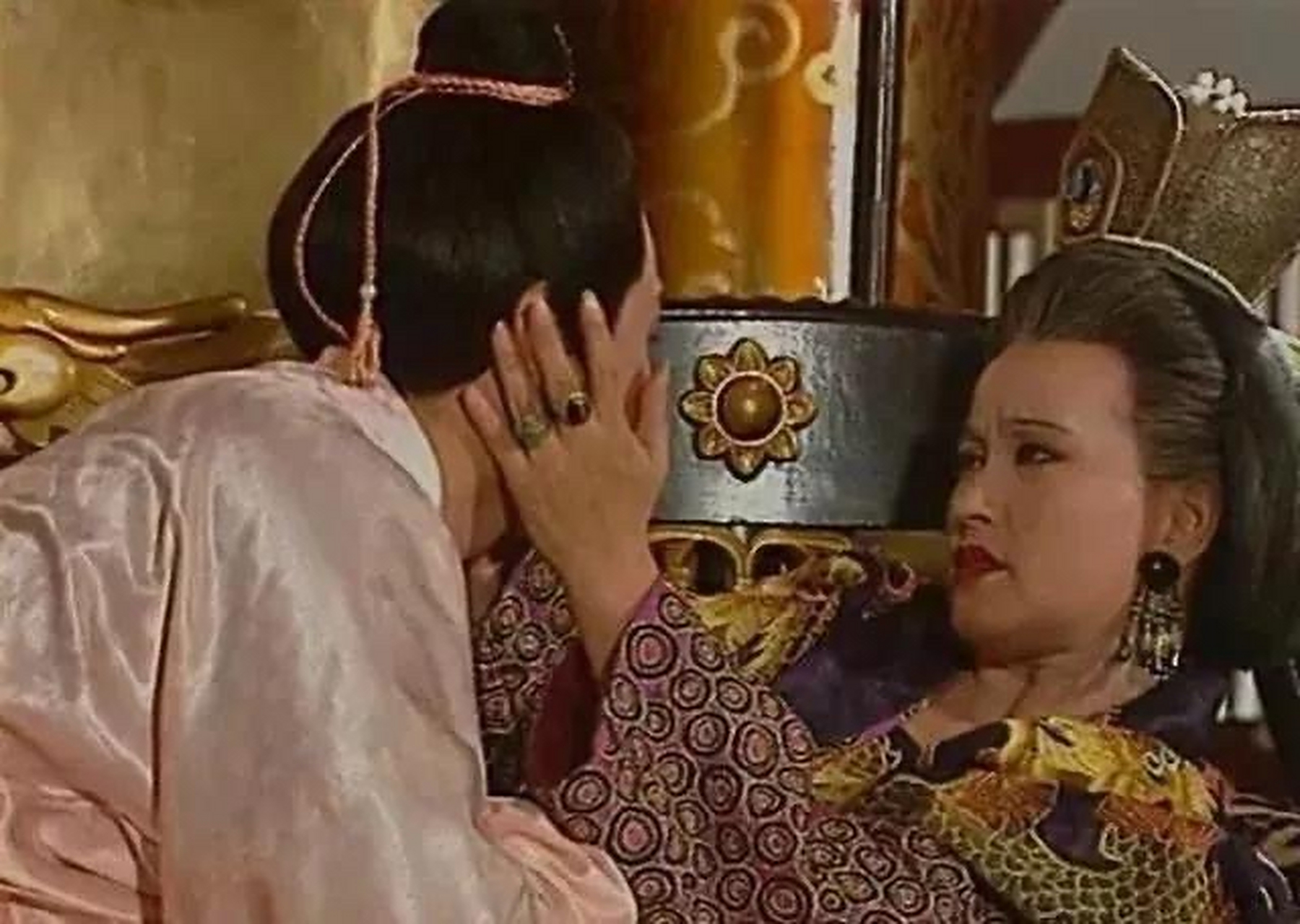 可诊治时,武则天却一直盯着沈南璆,一言不发.