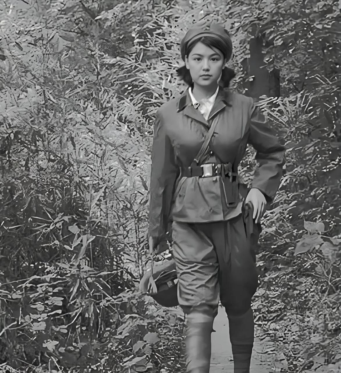 八十年代女军装照片图片