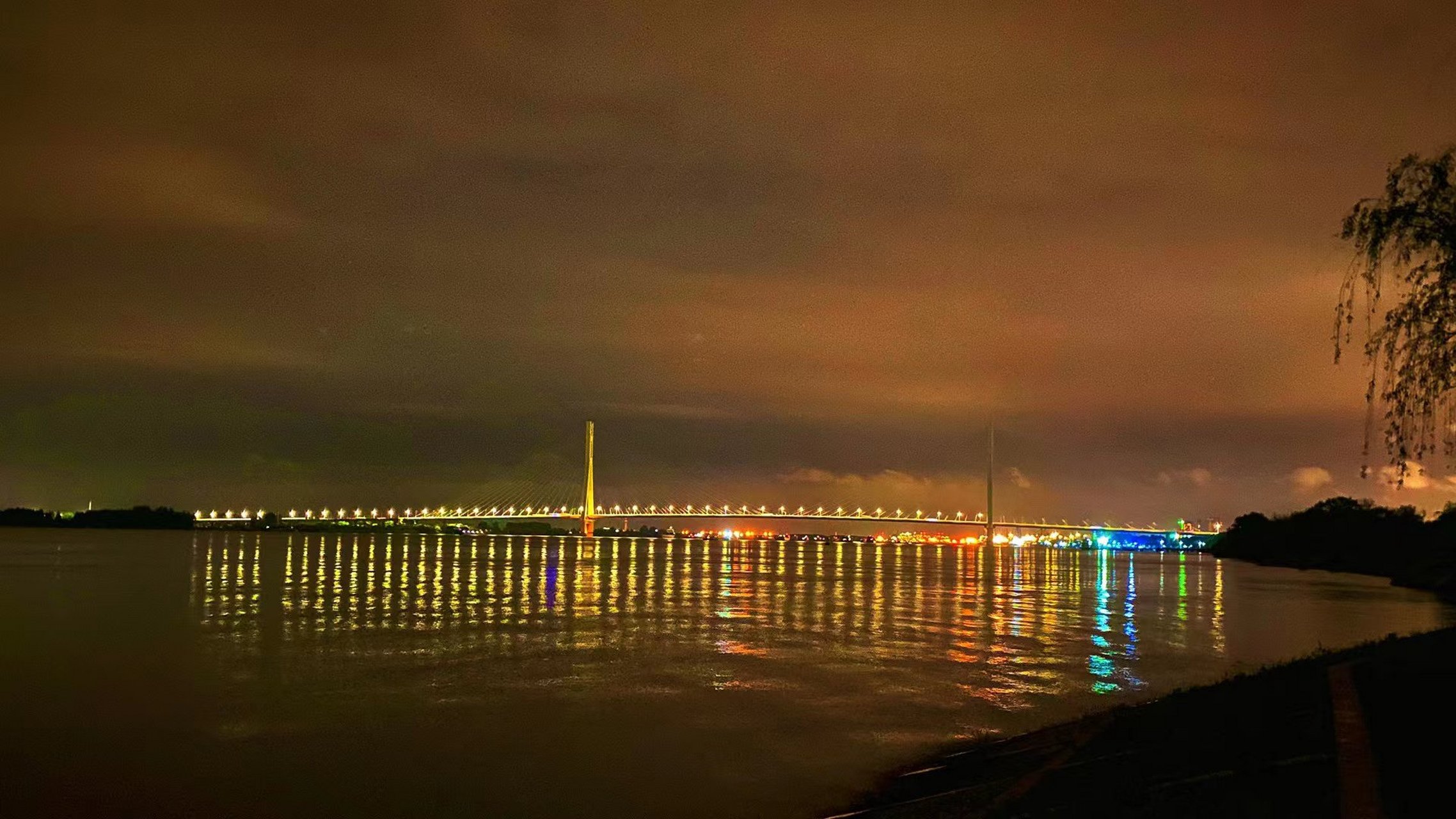 夜景   燕子矶公园视角下的二桥