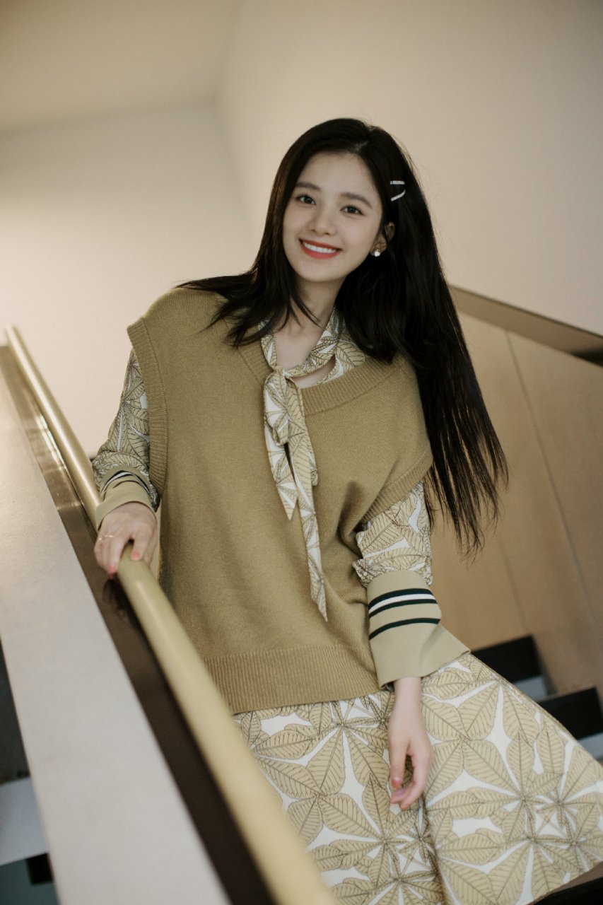 张婧仪高清壁纸头像(二十八)[比心]