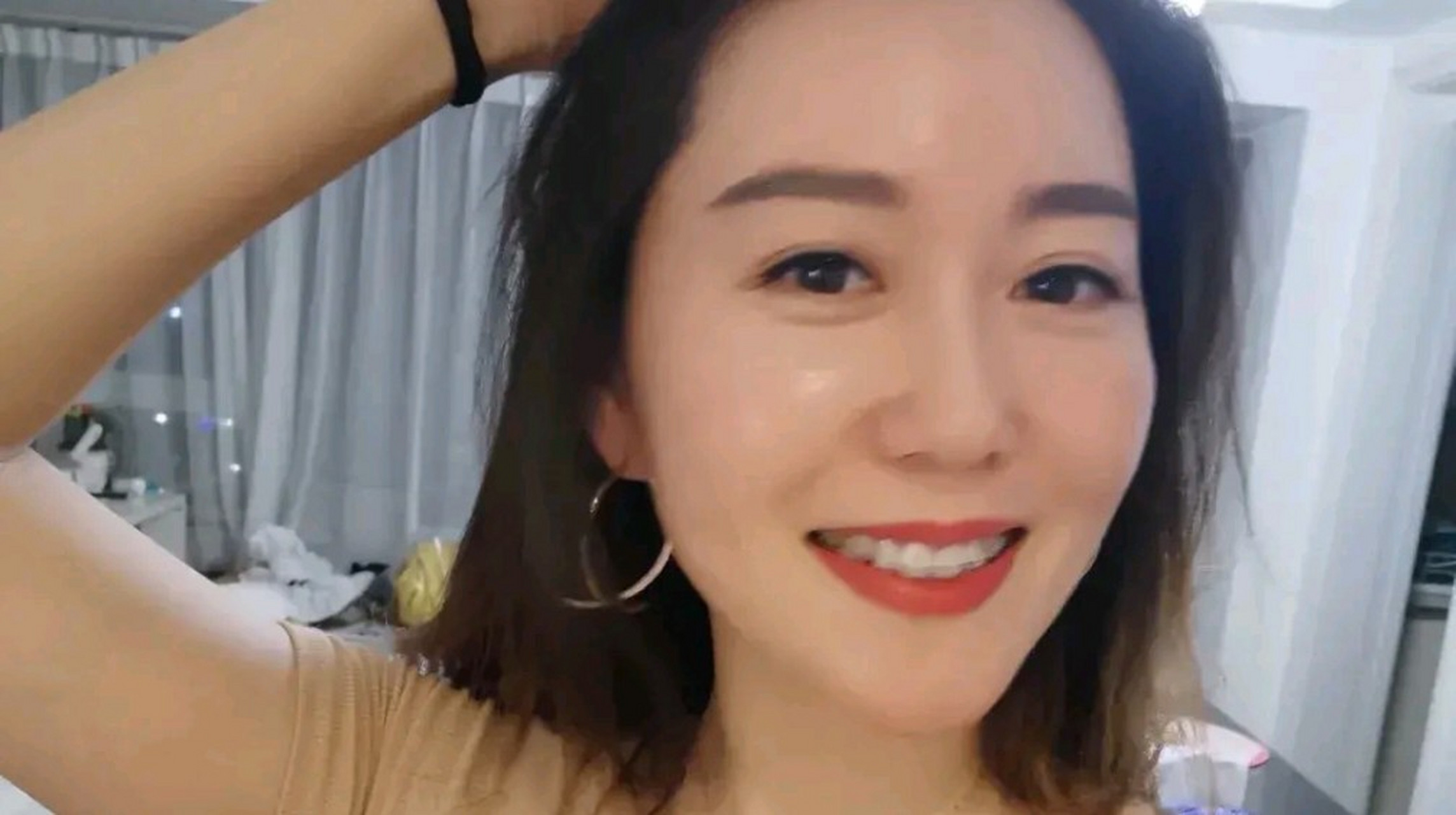 我是一个48岁的离婚女教师,我身高171,体重105,最近经常收到今日头条