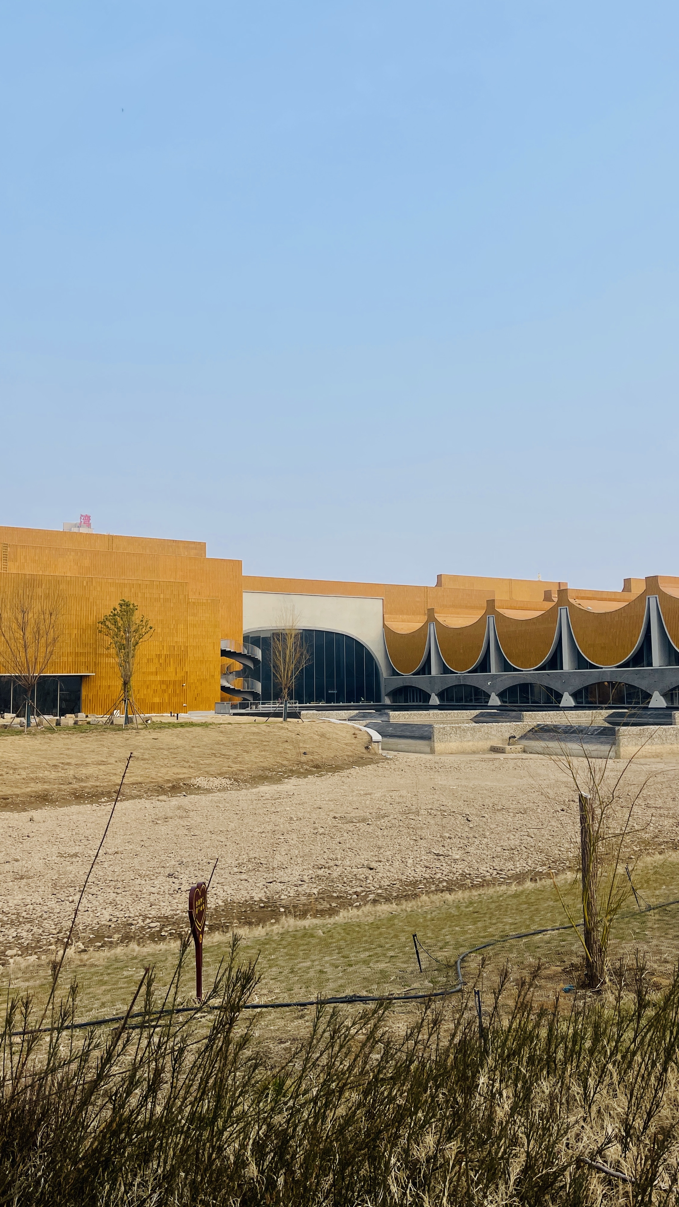 洛阳大运河博物馆太漂亮了,帆船的设计,让人耳目一新,周边的环境也是