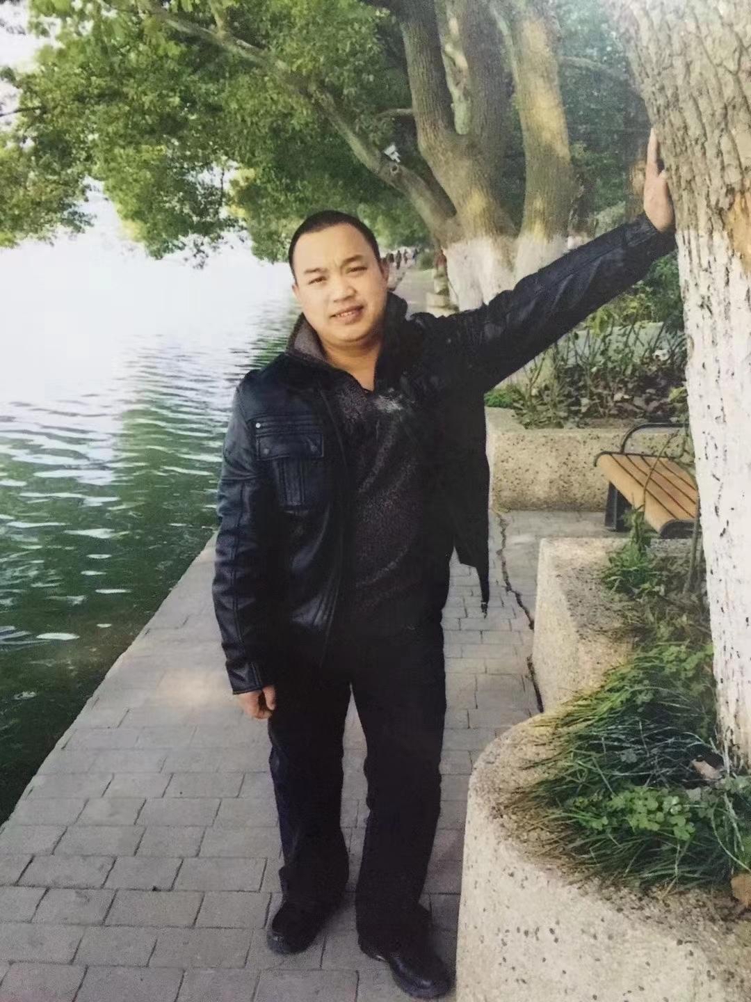 著名书画家王玥简介