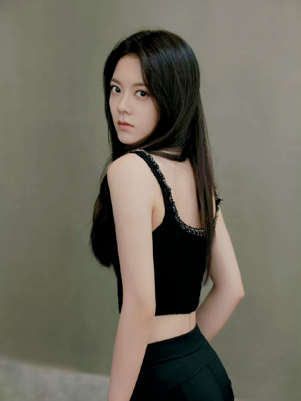 赵今麦最新造型,走得成熟风嘛 #赵今麦