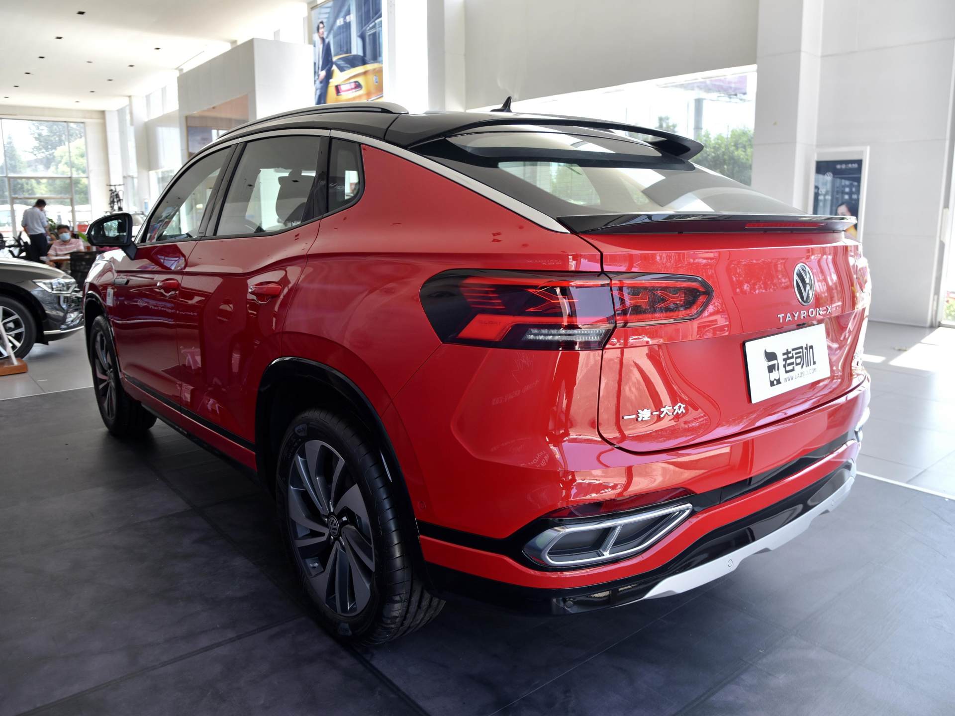23.58万起,溜背suv,年轻人更爱,实拍探岳x
