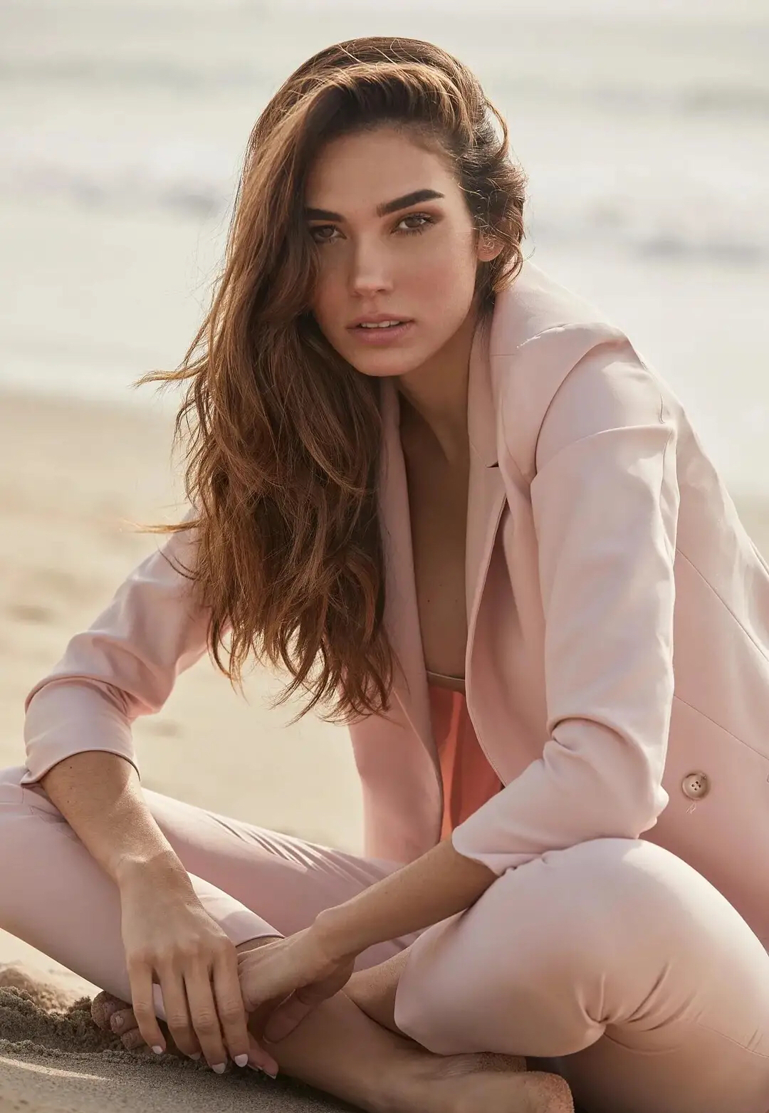 超模rachellvallori海边大秀迷人身材