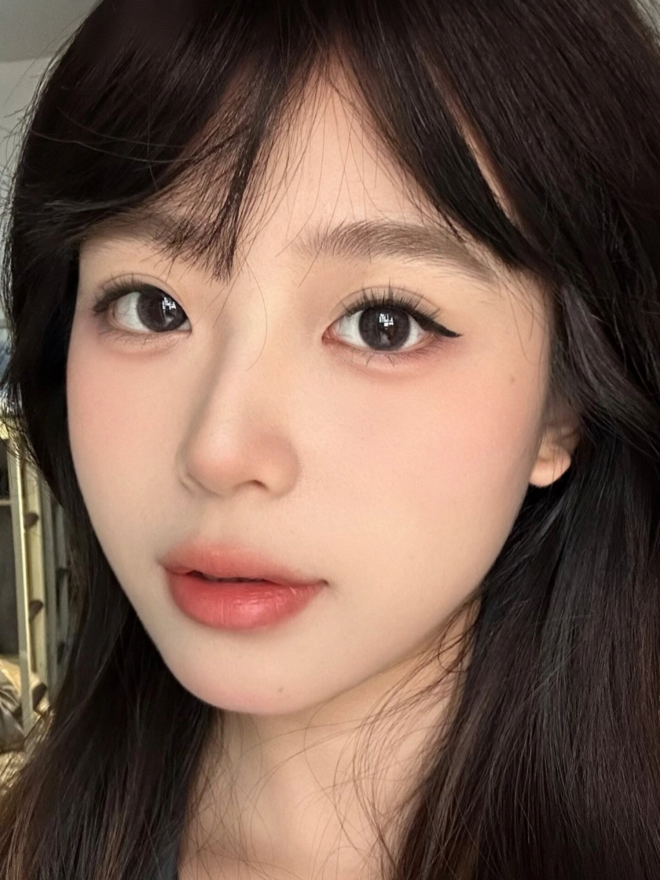 清冷新中式,红唇妆容大气沉稳,适合增加气场!清透韩妆适合日常通勤!