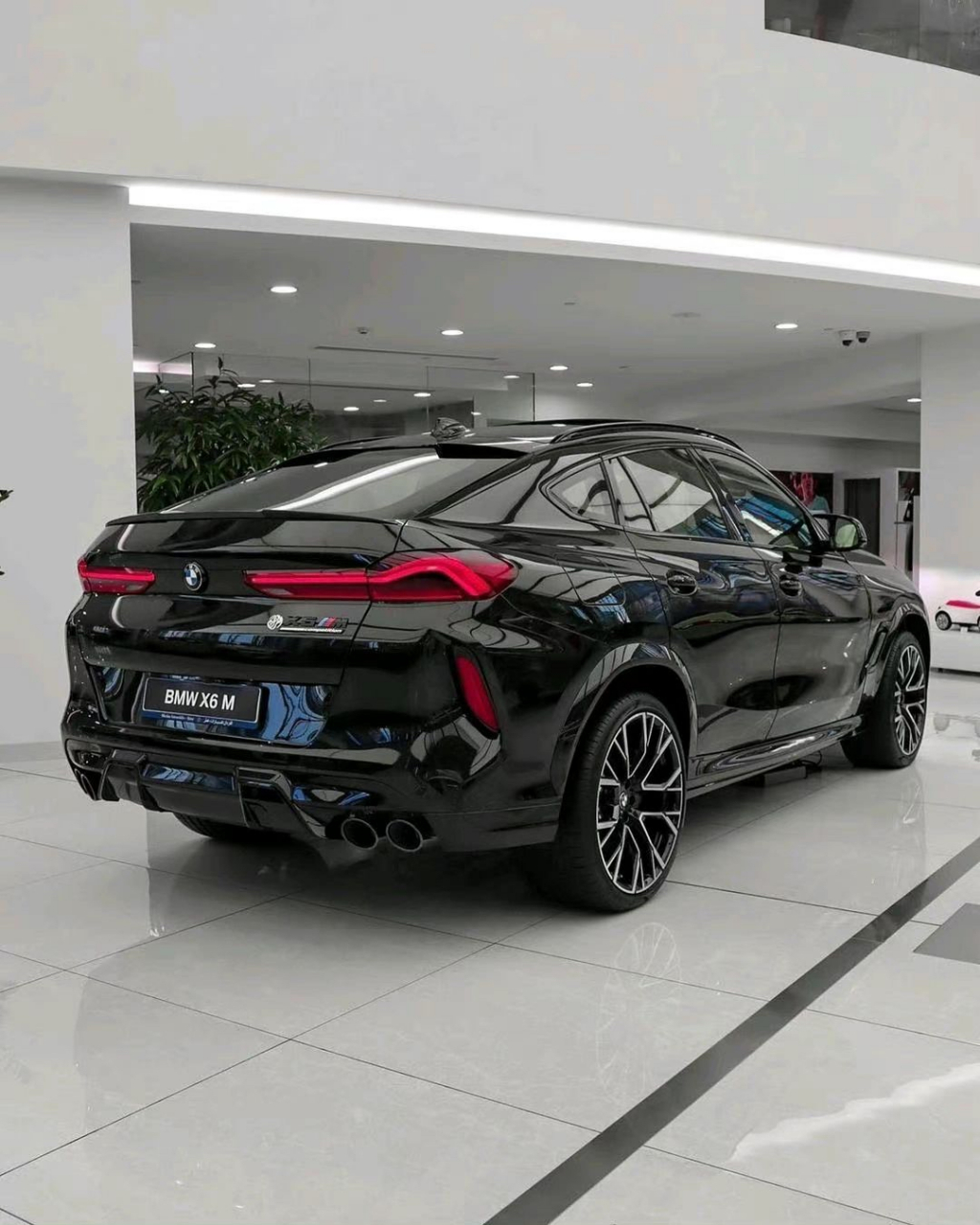 恶魔之眼是不是最经典的一代著作呢?宝马x6m competition,4.