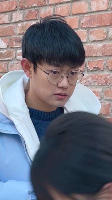 2022-03-314909是个维维啊48.11万粉丝  关注35.31万小时候吃过吗?7.