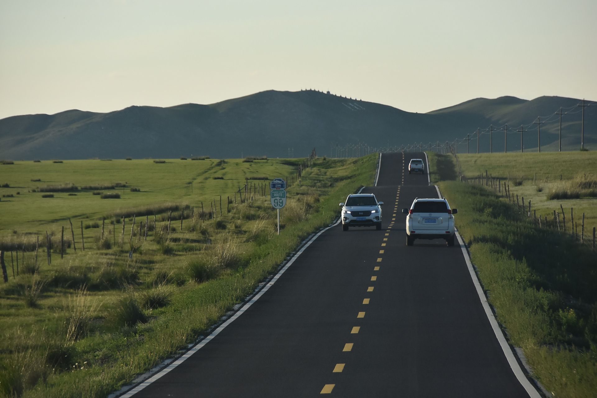 推荐‖自驾西乌旗草原"99号"公路 该旅游公路是乌珠穆沁草原文化旅游