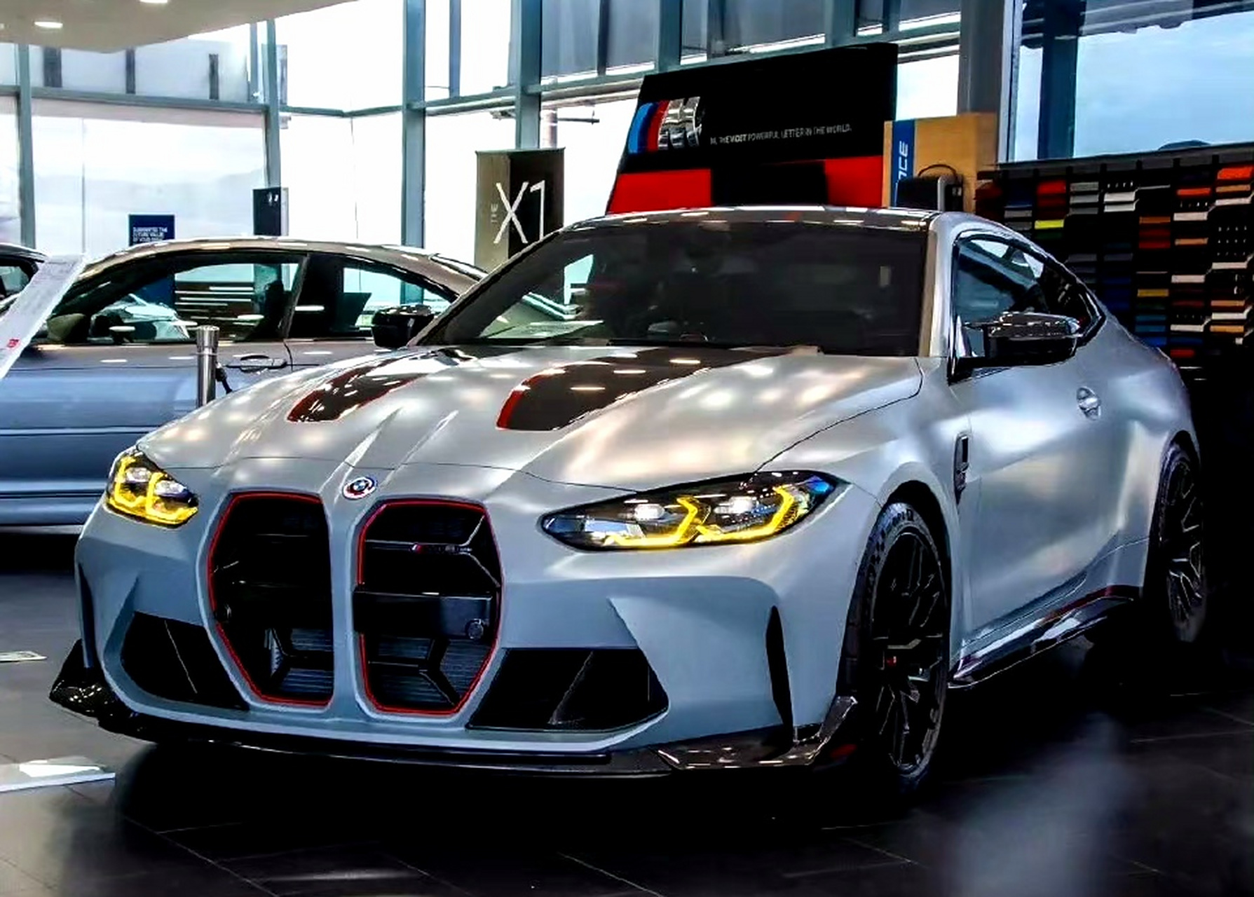 宝马m4 csl 和m3 csl