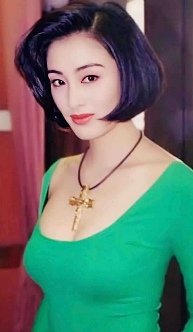 张敏在上个世纪九十年代的香港演艺圈里也算是演技超群的一名女演员