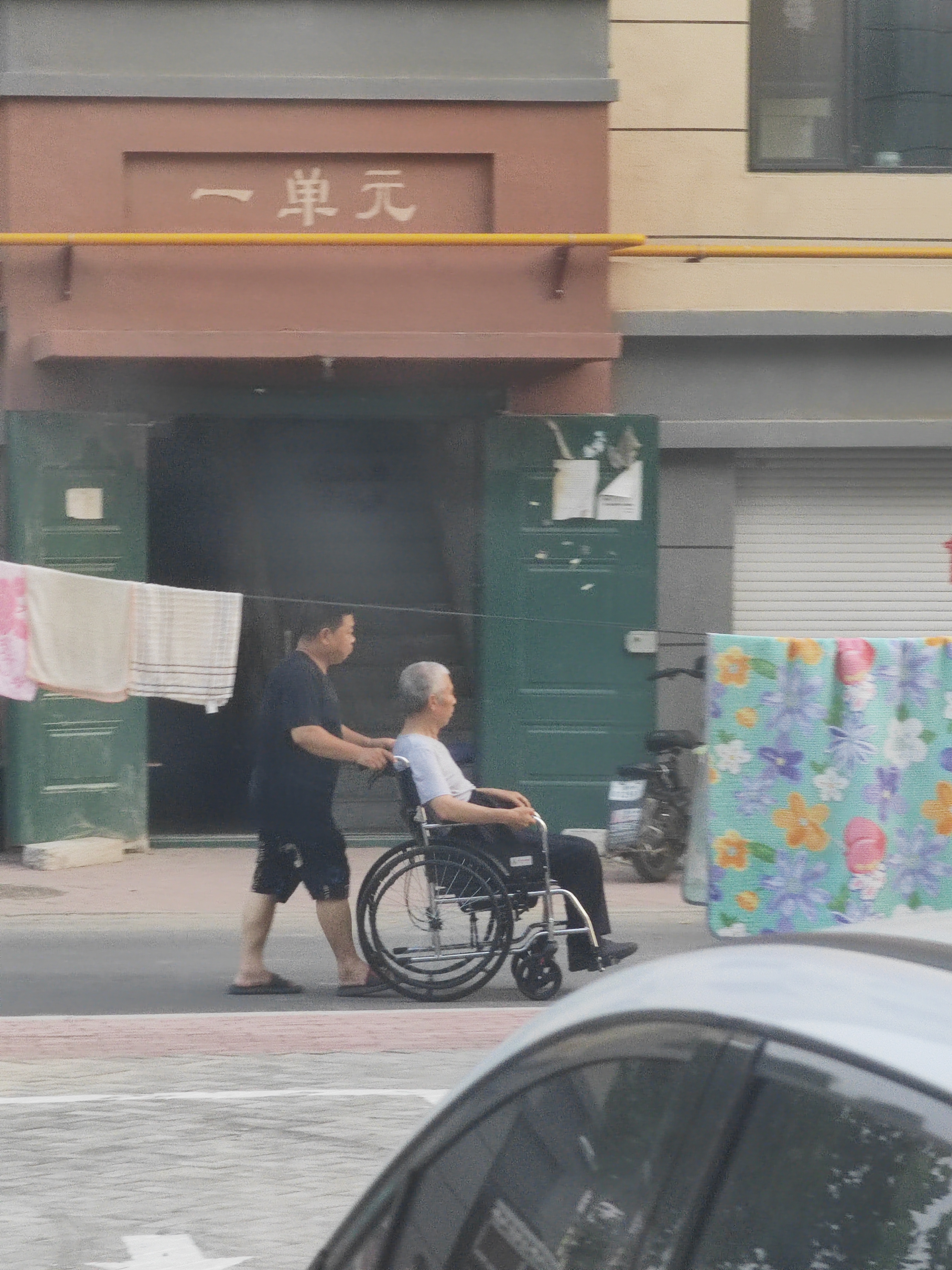 这是多好的场景啊, 展现了这个时代最美的画面