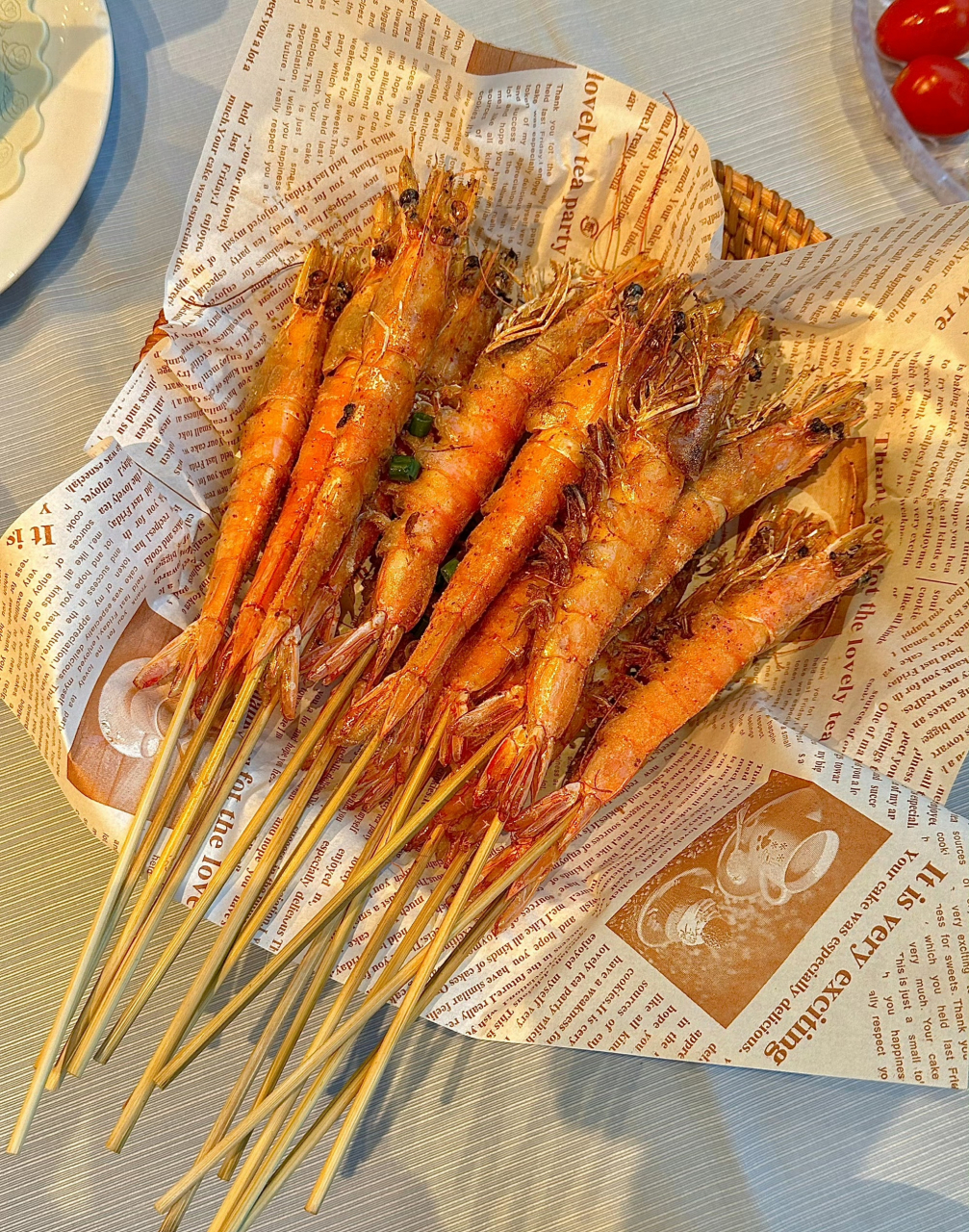 79号渔船周末人真的太太太多了吧! 三叔烤罗虾这个必点!