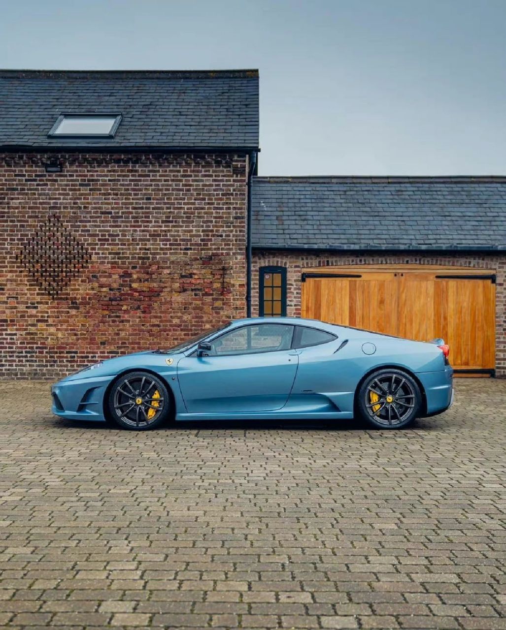 法拉利f430 两门两座硬顶跑车  4.3l 510马力 v8