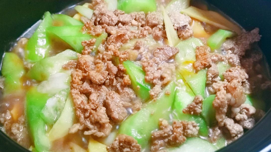 教你丝瓜和豆腐的新做法,老人孩子都爱吃,上桌连汤汁都不剩
