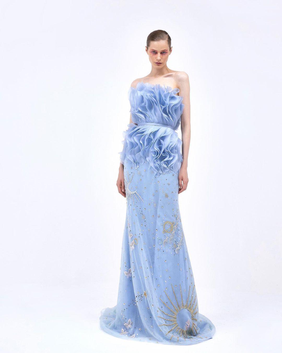 sara mrad"宇宙女神"高定礼服:薄纱褶皱精美绝伦,把梦穿身上