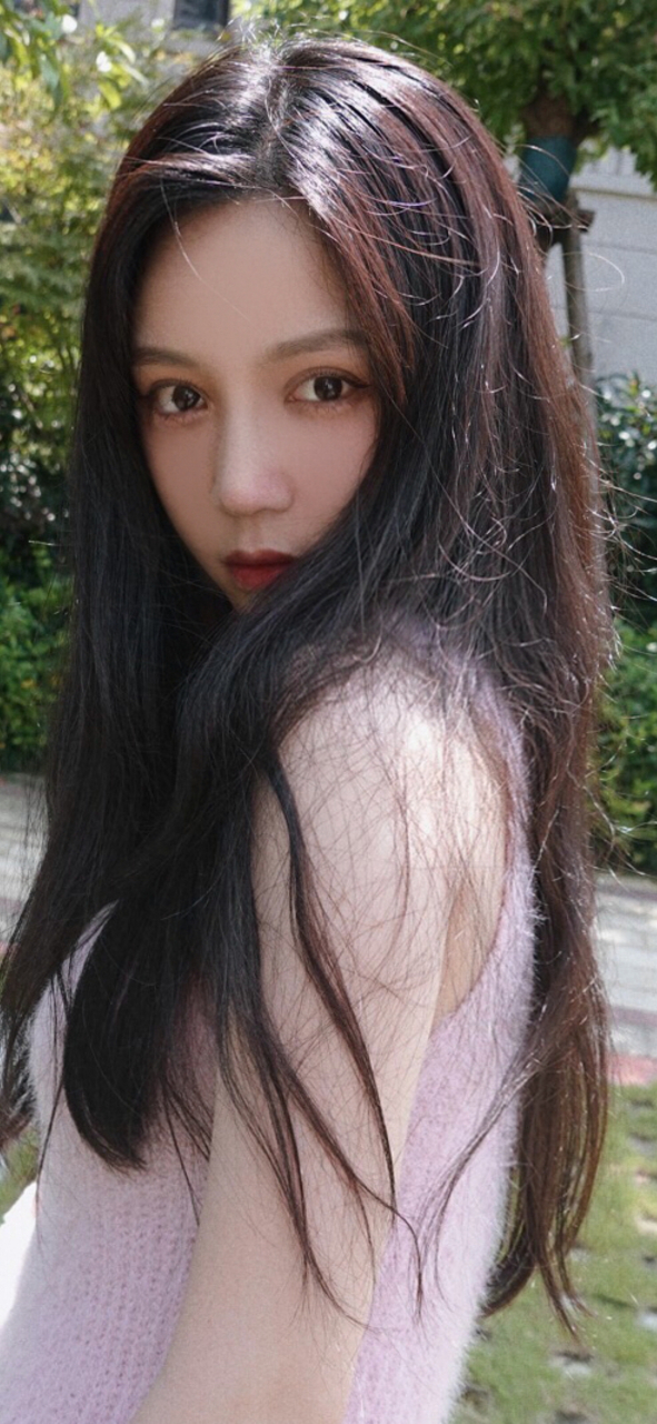长发气质女神陈嘉敏