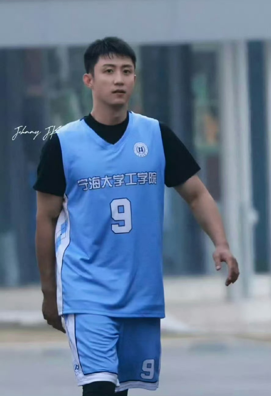 这是黄景瑜啊,大哥胖了好多 ​