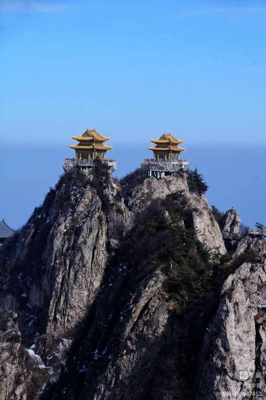 老君山,位于河南省洛阳市栾川县,是一座著名的风景名胜区,也是