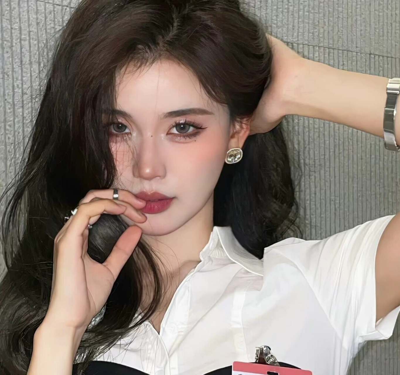 女生头像# #酷拽# 我不要做你唯一纯白的茉莉花,我要做自己永远炙热