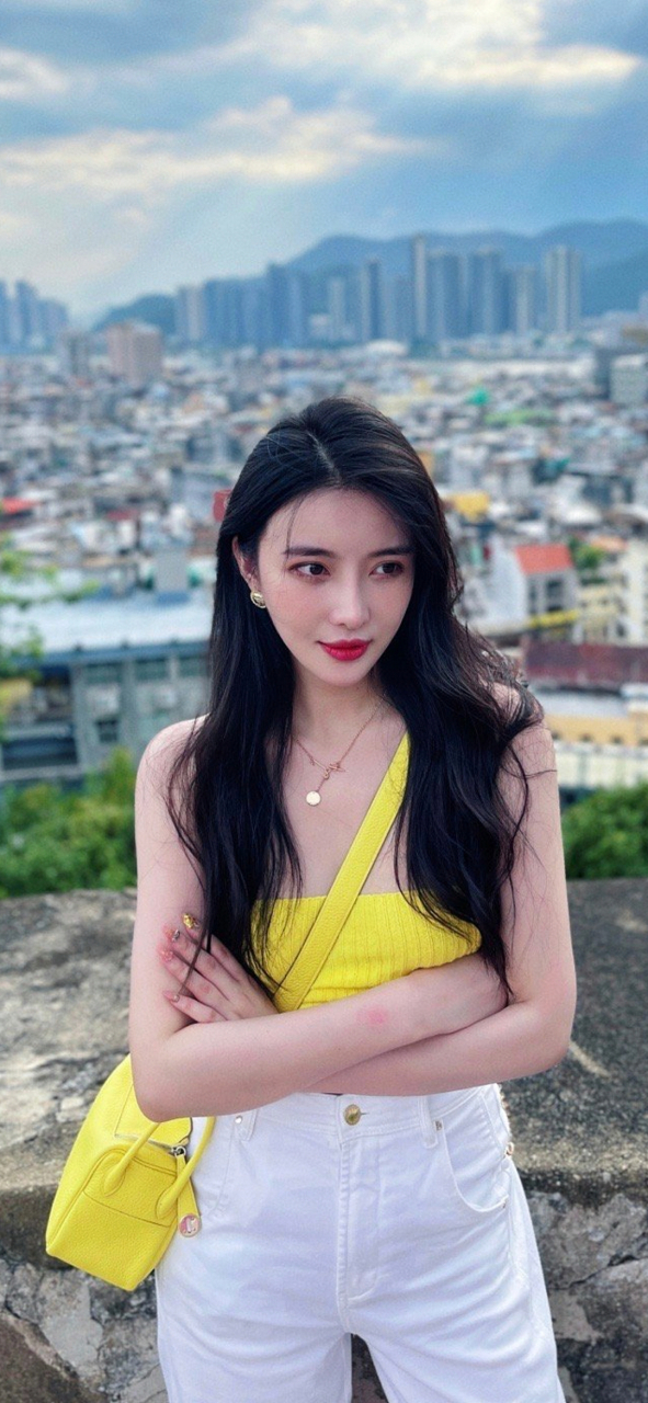 "蚂蚁腰"美女演员叶思彤