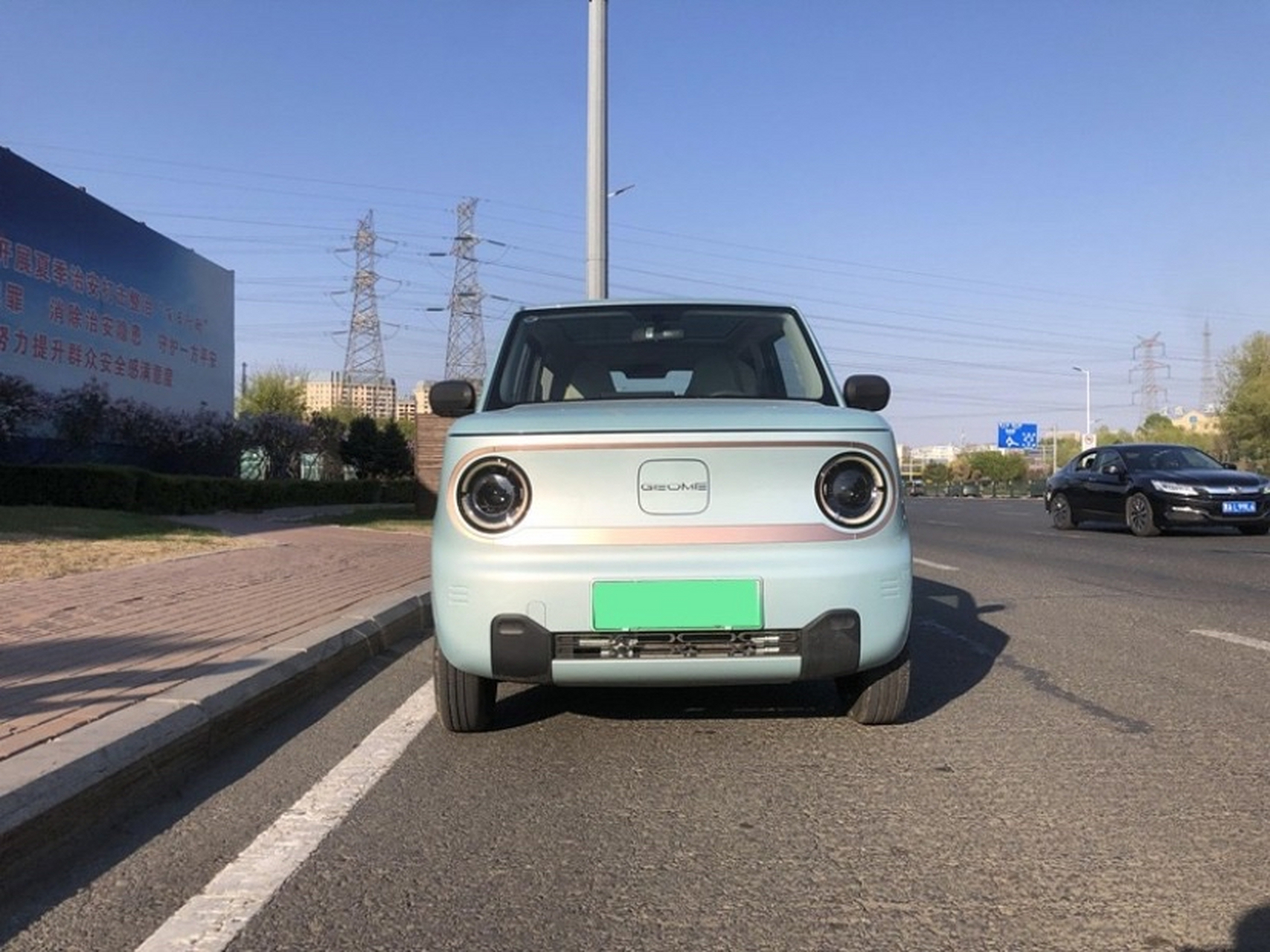 外觀的設計還是非常好看的,看起來是非常萌的】 熊貓mini 2023款200km