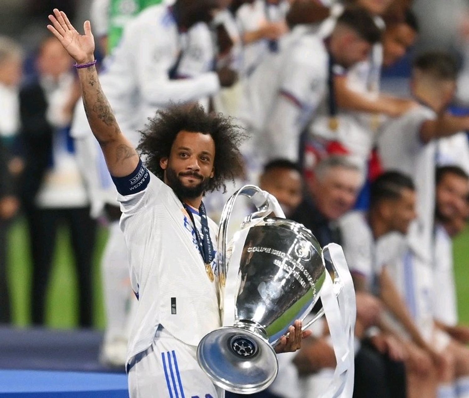 北京时间11月5日早上,南美解放者杯决赛,弗鲁米嫩塞经过加时赛,2-1