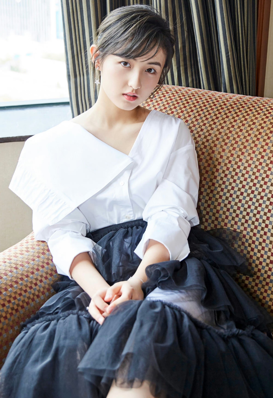 张子枫 黑色高跟凉鞋 [爱你][爱你] 676767#张子枫