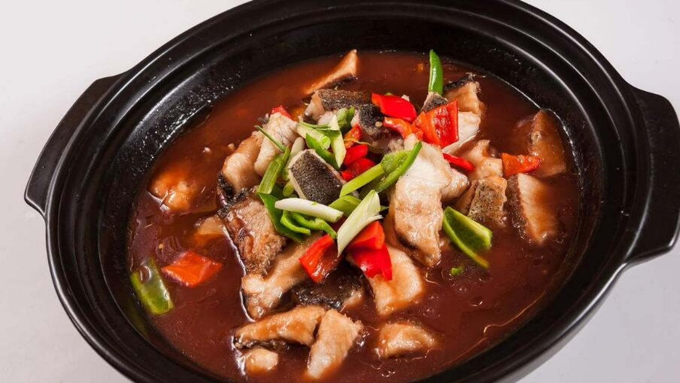 要说大理秋日美食,我想少不了一大锅热气腾腾的大理砂锅鱼了.