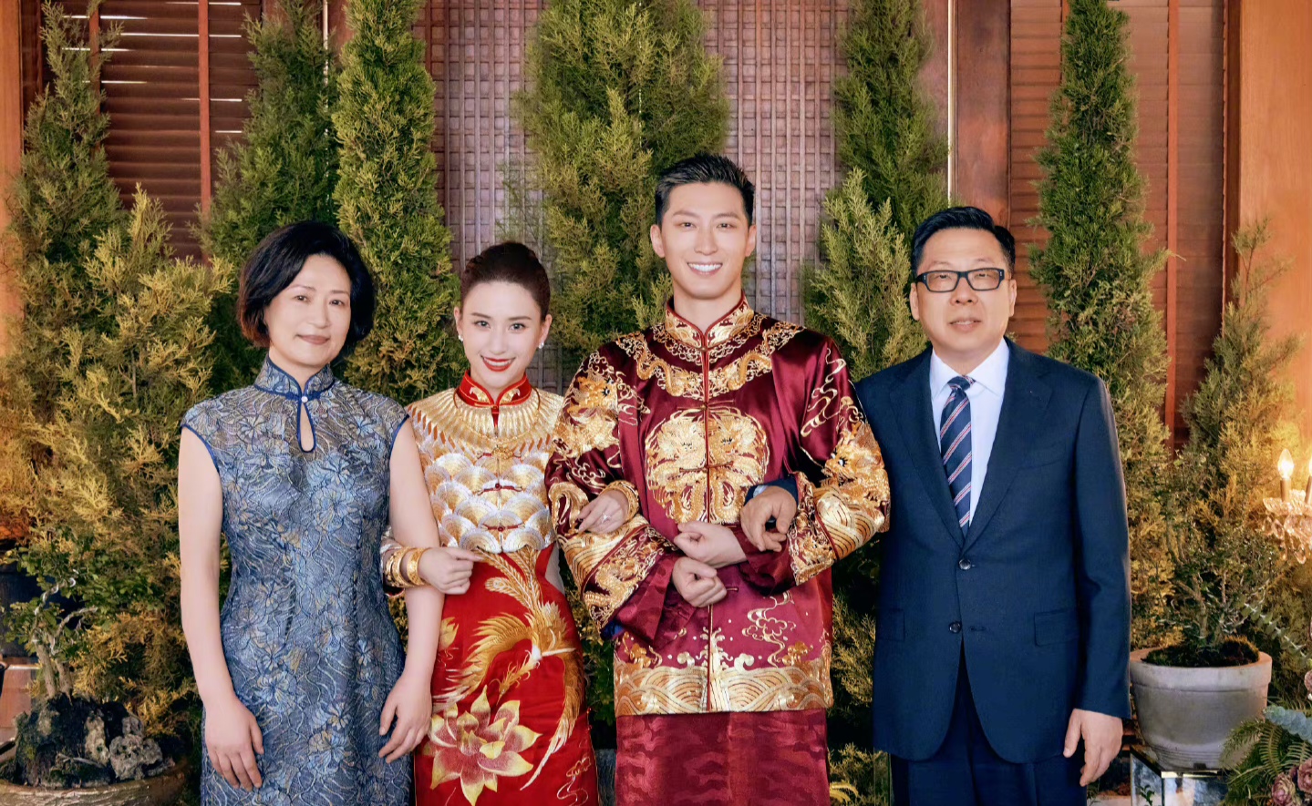 窦骁何超莲中式大婚,照片曝光