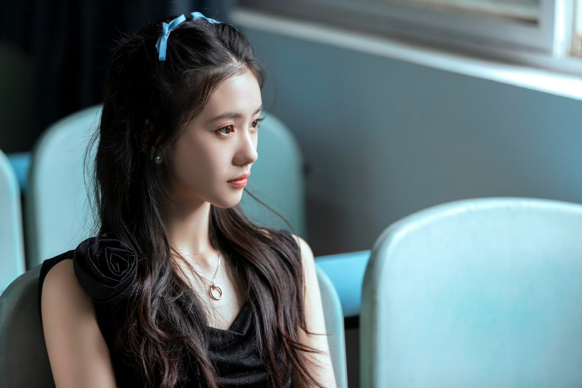 刘浩存黑色仙女短裙# 刘浩存黑色仙女短裙,青春活力,元气满满~期待