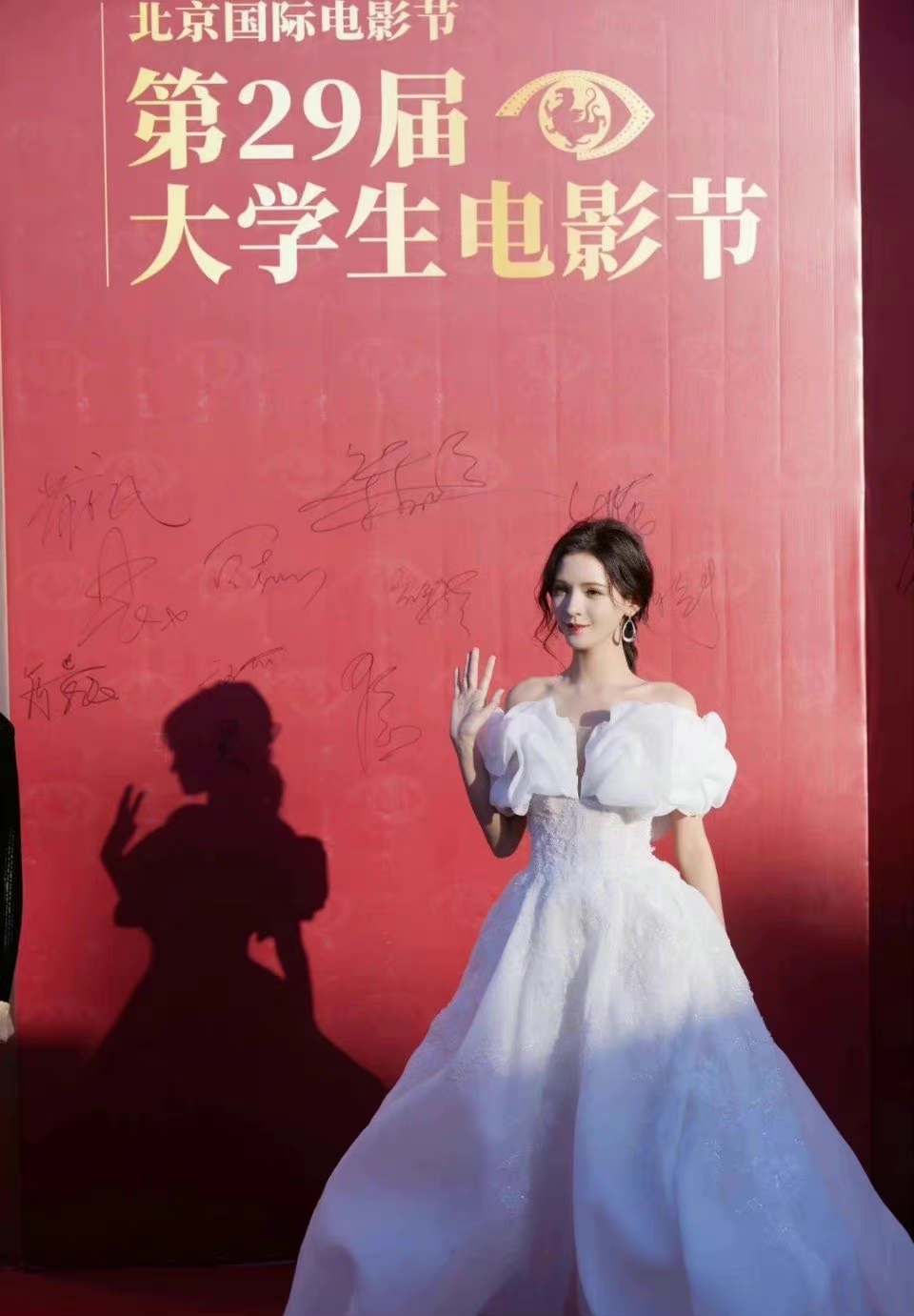 张予曦北京大学生电影节,美得像个在逃公主