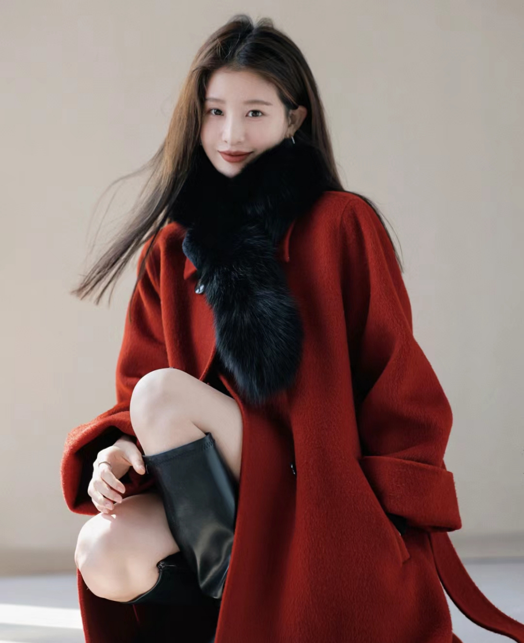 在很多女生的印象里,都会认为红色服装不怎么好驾驭,因为红色服装实在