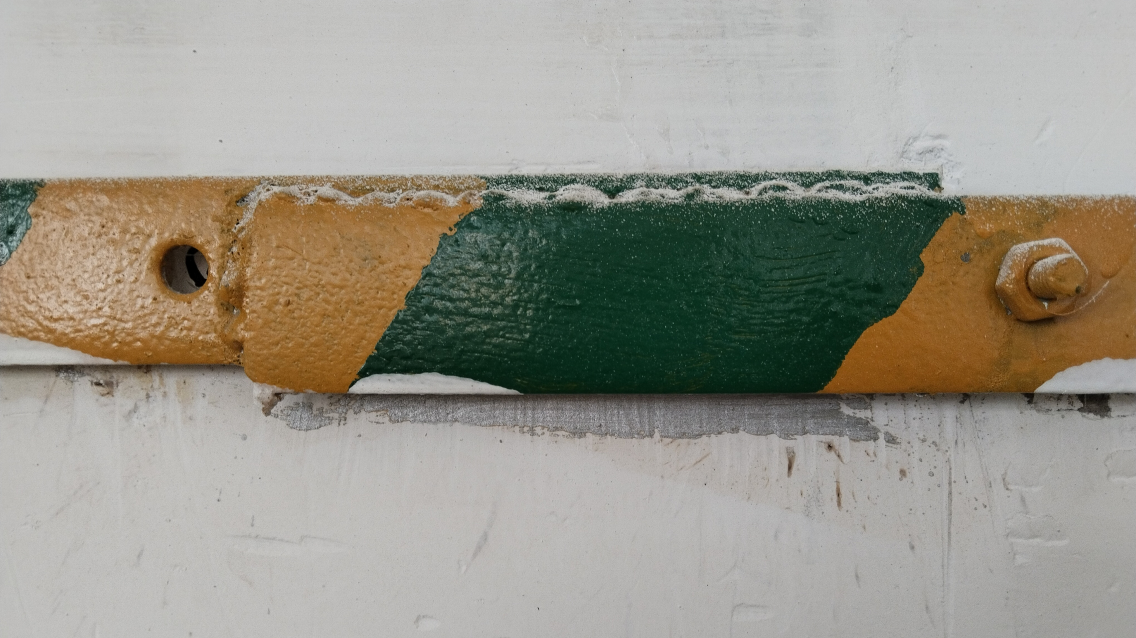 一个化工项目工地,接地扁铁,如何搭接!