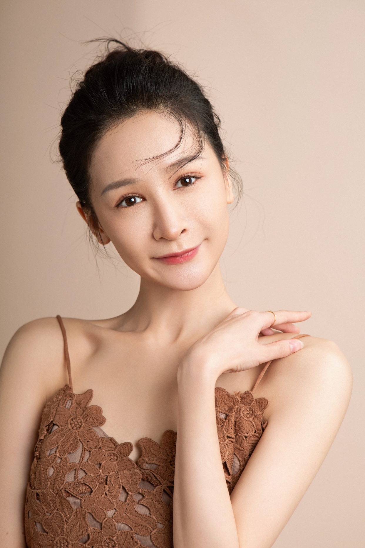 郏莉莉