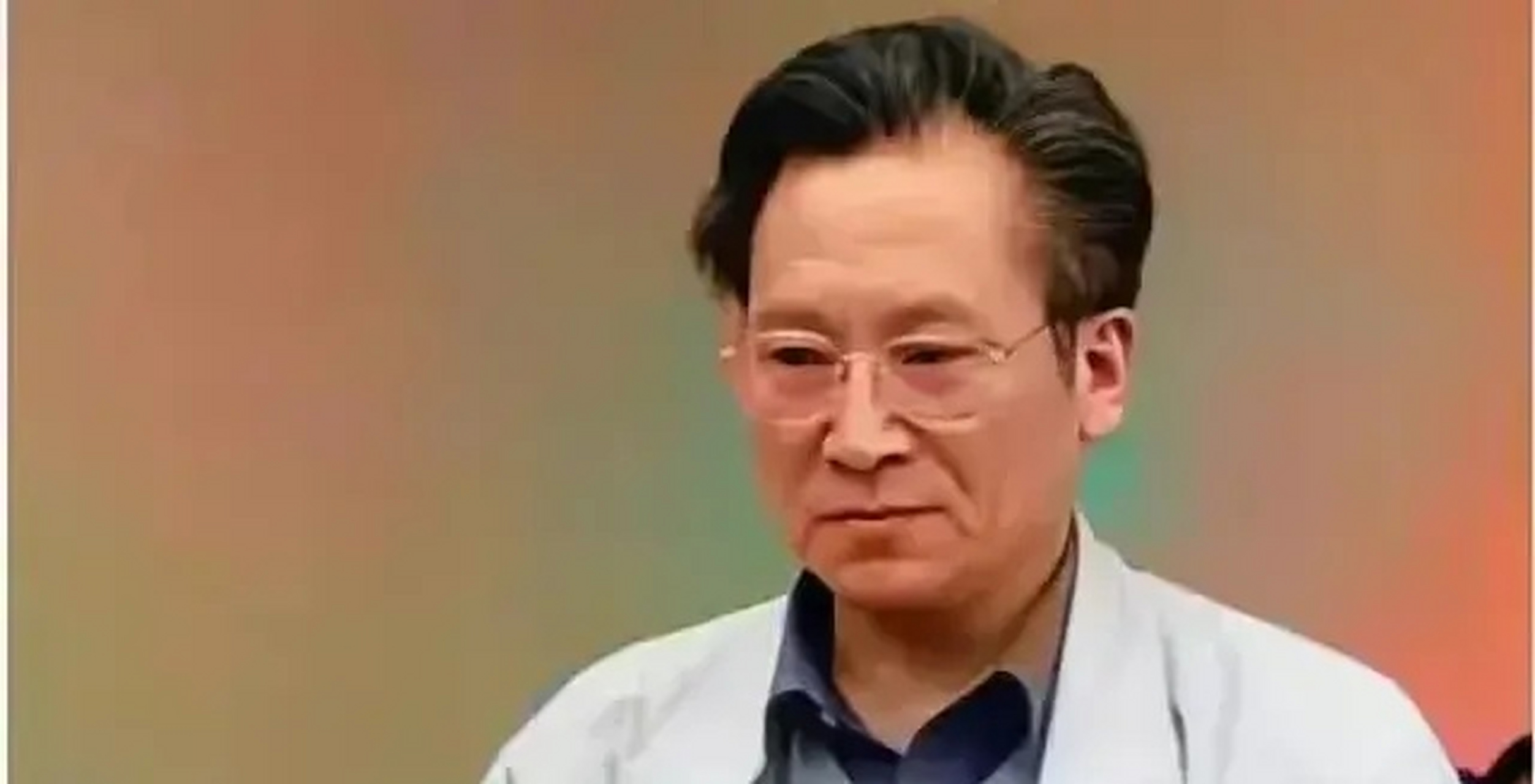 他叫徐其耀,江苏省建设厅原厅长,一次身体不舒服,一个40多岁的女护士