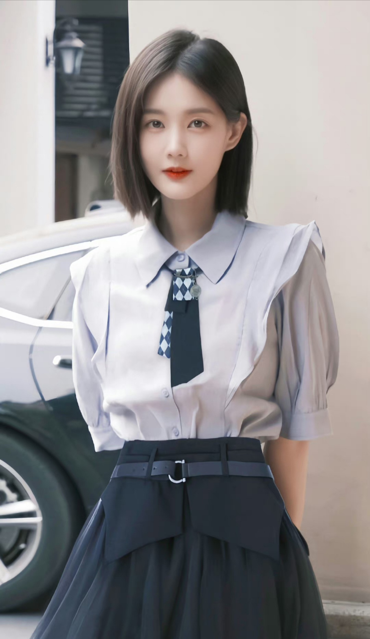 看李一桐笑的太甜了,一桐的学姐风超美!#李一桐